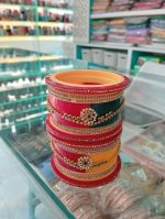 রাজওয়াড়ি ব্রাইডাল চুড়া সেট (রানি পিংক ও হলুদ) | Kundan Bridal Chura - Image 2